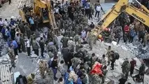 تصاویری از آواربرداری و جستجوی افراد زیر آوار در مناطق زلزله زده