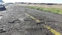 افزایش روند تخریب جاده ها/ جلوی اضافه تناژ کامیون ها گرفته شود