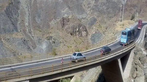 پل جاده نظامی سمنان در مسیر تکمیل