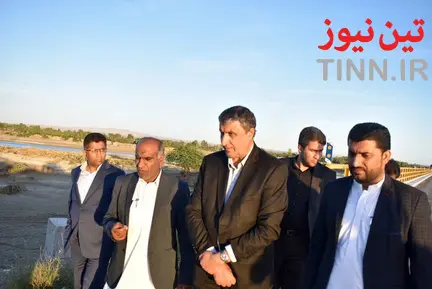 بازدید وزیر راه و شهرسازی از مناطق سیل زده هرمزگان