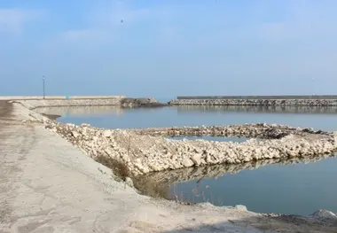 تخریب ۲ سازه غیرمجاز دریایی در سواحل استان مازندران
