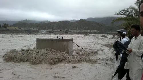 ارتباط ۴۰ روستای اطراف رودخانه کاجو قصرقند قطع شد