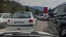 ترافیک در محورهای منتهی به مازندران سنگین شد