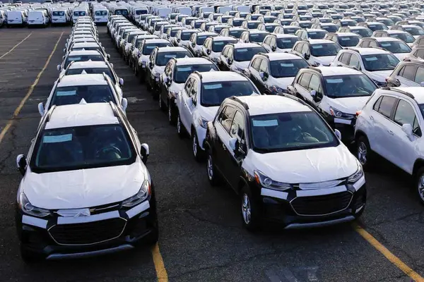 ۶ هزار خودروی وارداتی عرضه شد