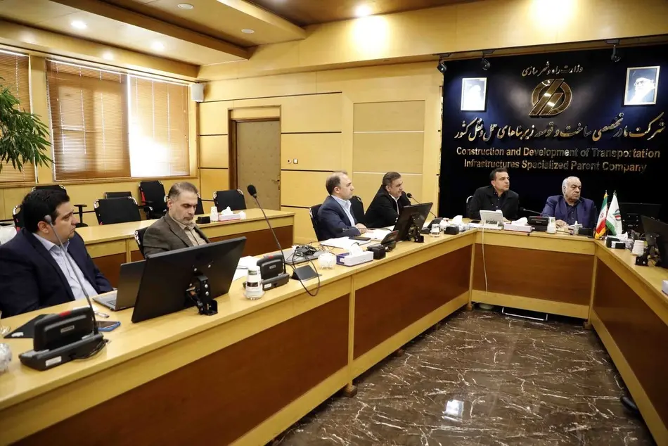 بهسازی و تعریض آزادراه های کشور با اولویت آزادراه ساوه–همدان در دستور کار قرار گرفت