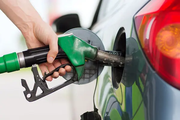 سهمیه بنزین در کارت ملی شارژ می شود؟