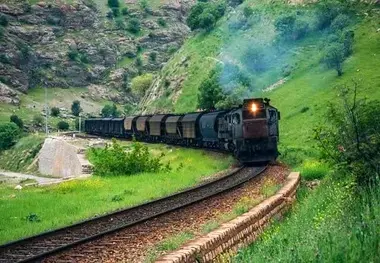 سرود عشق روی ریل های آهنی؛ قطار قلب منه!