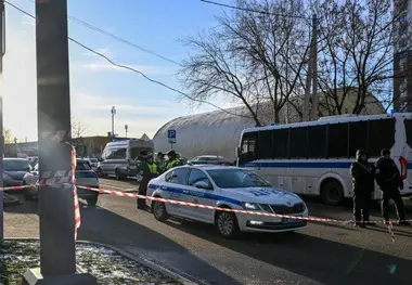 انفجار در نزدیکی ایستگاه قطار مسکو/یک پلیس و عامل حادثه کشته شدند