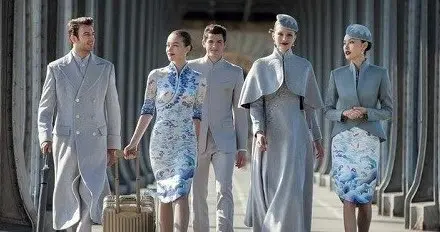 طراحی لباس‌فرم شیک و جدید هواپیمایی چین