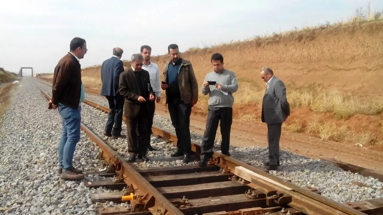 بازدید گروه کارشناسی راه آهن از خط ریلی کرمانشاه