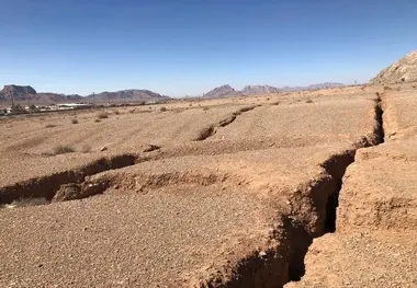 عکس| زمین در کاشان دهن باز کرد