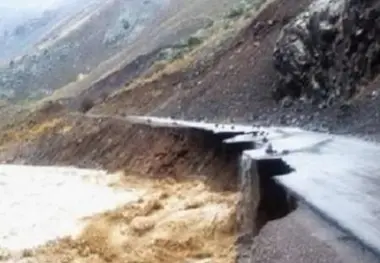 راه ارتباطی ۴۰ روستاهای بخش دیشموک قطع است