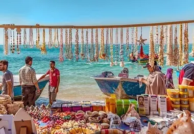 قشم؛ تنوع غذاهای دریایی و صنایع دستی، موتور محرک گردشگری دریامحور