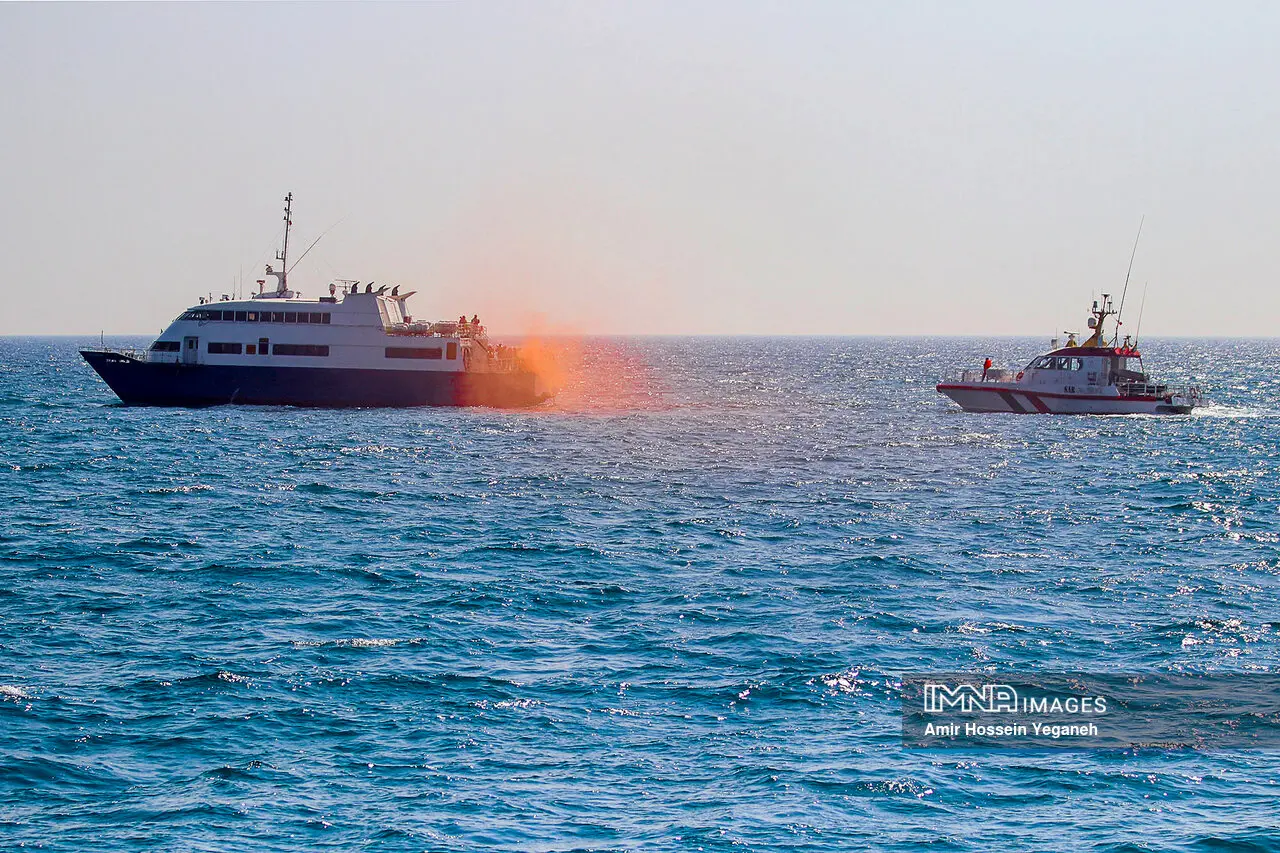 عملیات امداد پزشکی به خدمه شناور غیر ایرانی SEA PEARL ، در نزدیکی بندر عسلویه
