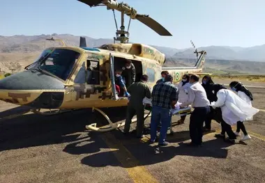 اورژانس  هوایی زنجان ناجی دو جوان تصادفی در طارم علیا شدند