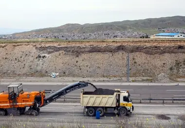 طرح بهسازی بزرگراه قم سلفچگان دلیجان آغاز شد