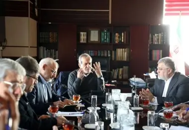 پزشکیان به استانداری تهران رفت/ تأکید بر توسعه شبکه ریلی استان تهران 