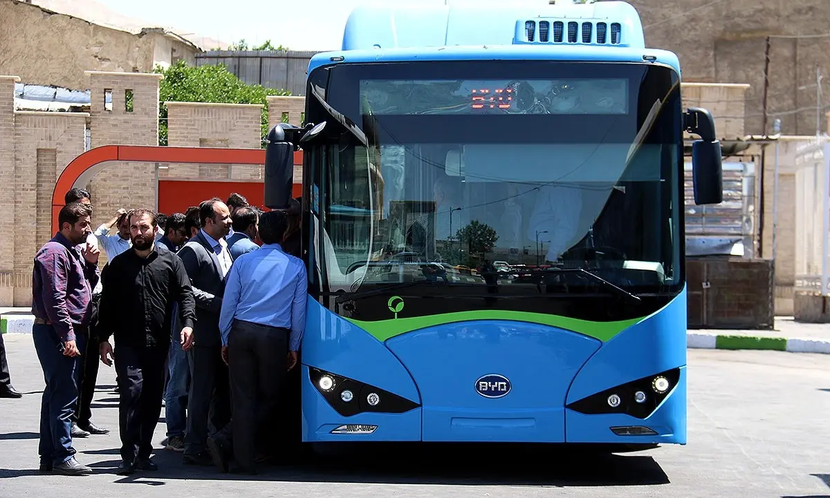 نخستین اتوبوس تمام‌برقی کشور در شیراز رونمایی شد 