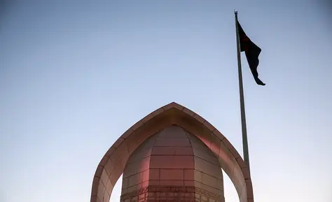 تصب پرچم یا حسین