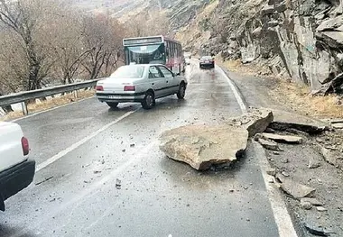 فوت ۳ نفر بر اثر ریزش سنگ در جاده کرج-چالوس