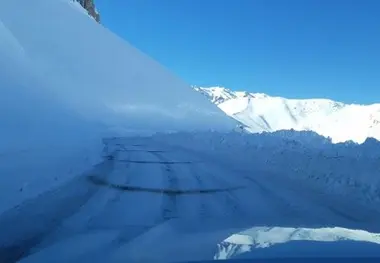 برف‌ روبی گردنه ژالانه در محور سرو آباد پاوه