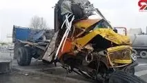 واژگونی یک دستگاه کامیون بنز 