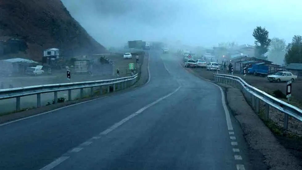 بارش باران و مه گرفتگی در برخی جاده های خراسان رضوی