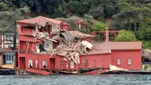 برخورد کشتی یونانی با رستوران ساحلی در تنگه بُسفُر