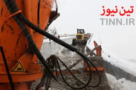 عملیات راهداری زمستانی در جاده هراز
