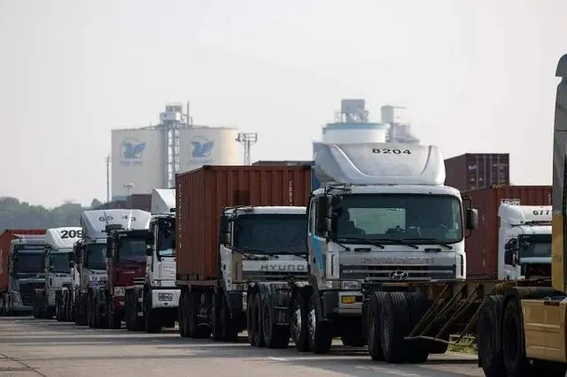 علت اعتصاب کامیون‌داران کره جنوب چیست؟