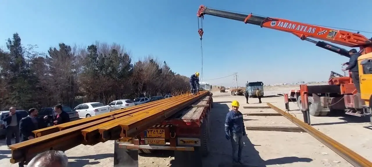 نخستین محموله ریل های خط ۲ متروی اصفهان وارد دپوی زینبیه شد
