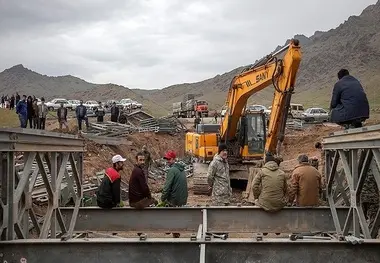تکمیل پل اسحاق آباد یک نقطه حادثه خیز در جاده برزک کاشان را حذف می کند