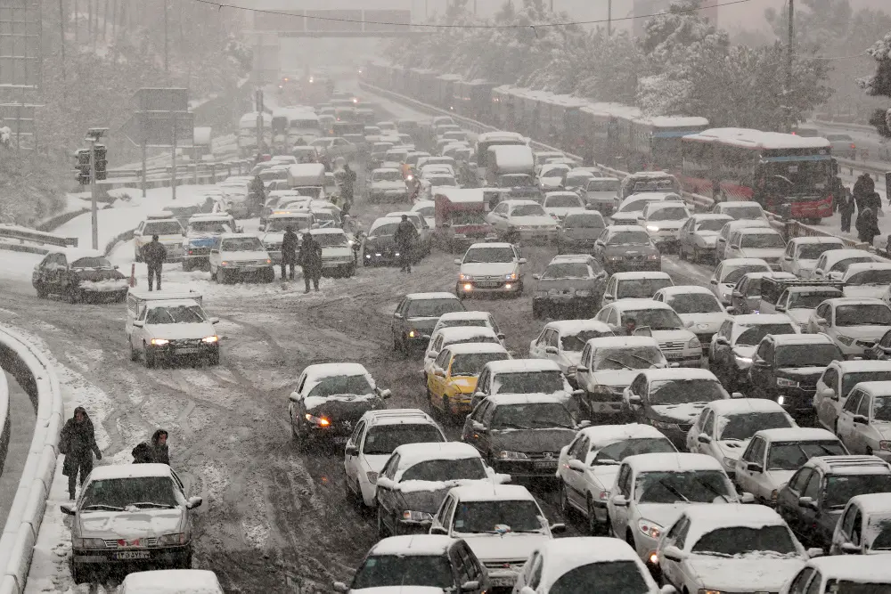شهرداری تهران: ترافیک امروز بخاطر برف نیست