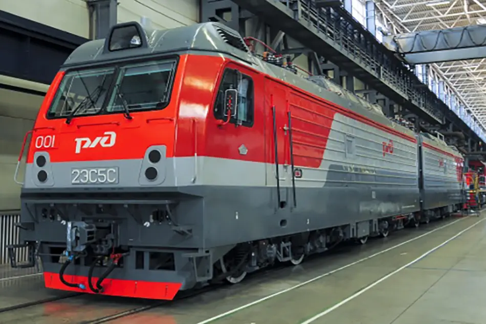 Electric freight locomotive unveiled