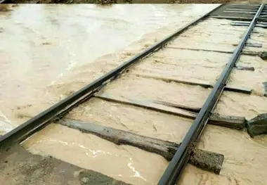 عکس| خسارت باران و سیلاب به ریل راه‌آهن