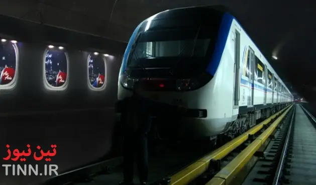 یک رام قطار برای استفاده متروی شیراز از شانگهای بارگیری شد