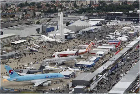 تخلیه 2000 نفر از پایانه فرودگاه «شارل دوگل» پاریس از بیم وقوع حمله تروریستی
