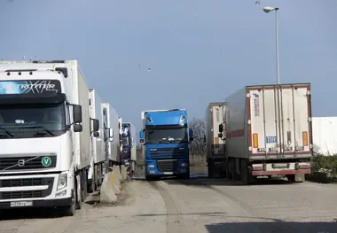 نرخ و نحوه محاسبه حق توقف کامیون ها اعلام شد
