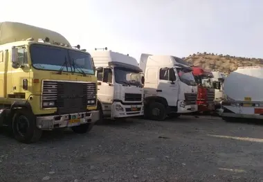 انتقال ۴۹ هزار تن کالای اساسی زنجان از بنادر جنوبی کشور با ناوگان باری جاده‌ای