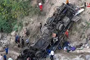 سقوط اتوبوس به دره در افغانستان ۱۷ کشته بر جای گذاشت
