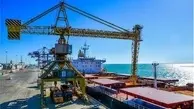 پهلوگیری نخستین کشتی حامل مالچ چوب در منطقه ویژه اقتصادی بندر امام‌ خمینی(ره) 