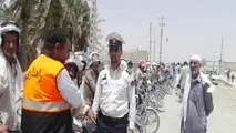 اهدای کلاه امینی به راکبین موتورسیکلت های قانونمند در محور سراوان_اسفندک