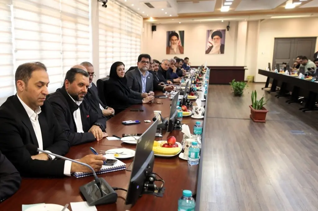 بازدید مدیرعامل راه‌آهن از کارخانه شرکت مهندسی و ساخت لکوموتیو مپنا (13)