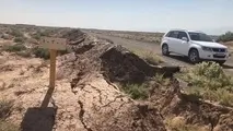 فرونشست شدید زمین در جاده کاشمر + فیلم