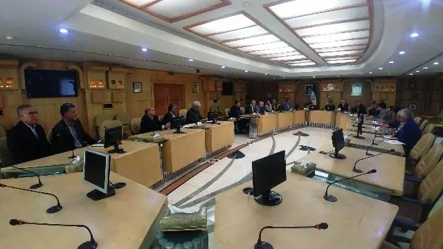 جلسه مشترک وزیر راه و شهرسازی با کانون انجمن‌های صنفی کامیون‌داران