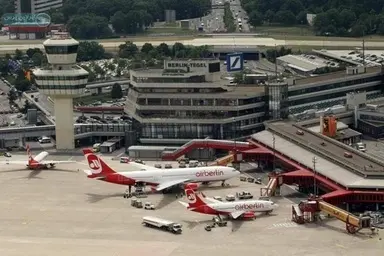 فعالیت فرودگاه برلین متوقف شد