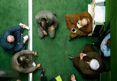 هر نماینده چقدر حقوق می‌گیرد؟