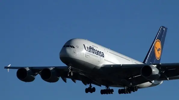 Lufthansa to hire 1,000 flight attendants for A380 Munich operations
