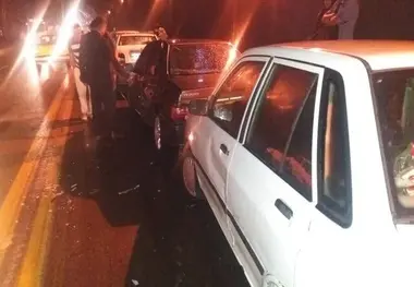 11 مصدوم و 2 فوتی در تصادف زنجیره‌ای اتوبان ساوه تهران
