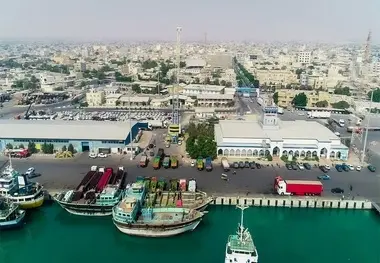 ترانزیت ۲۱۵ هزار دستگاه خودرو از بندرلنگه به آسیای میانه و عراق